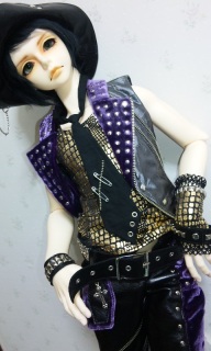 �M���M��