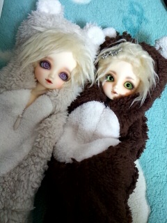 �������