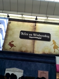 ���j���̃A���X